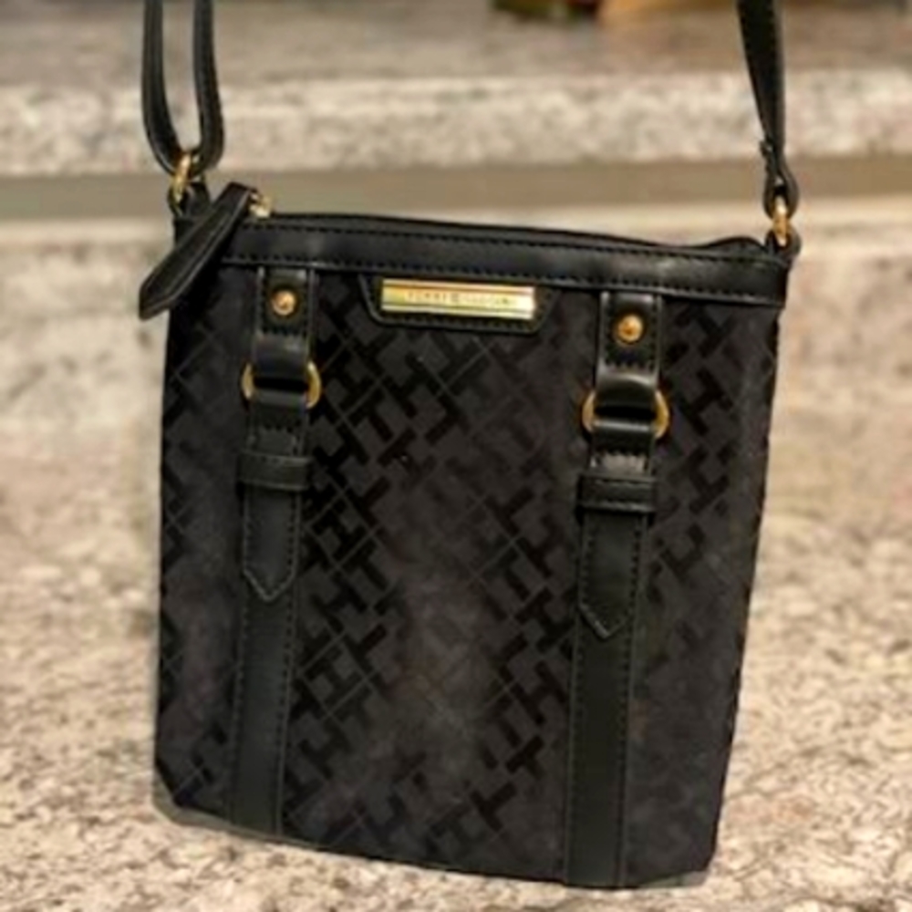 NWT Tommy Hilfiger Shouler Bag